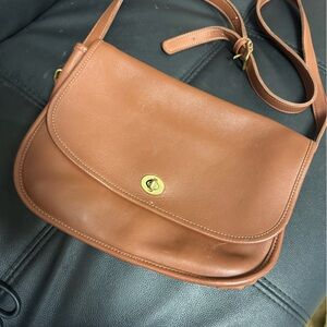 Vintage Coach Elegant Brown Leather Crossbody Bag